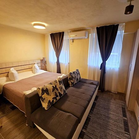 Cazare Apartamente Iris Беїле-Фелікс Екстер'єр фото
