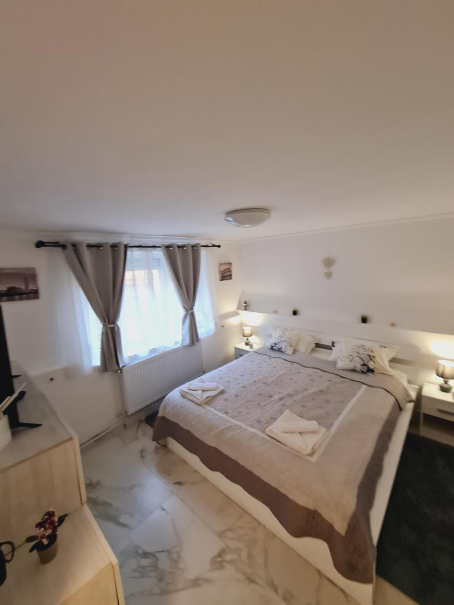 Cazare Apartamente Iris Беїле-Фелікс Екстер'єр фото